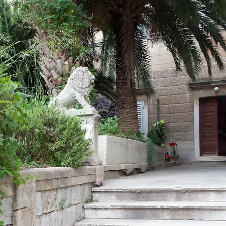 Casa Del Sol سبليت